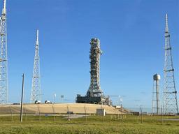 NASA готовит «Артемиду-3»: стартовая платформа возвращается в сборочный корпус